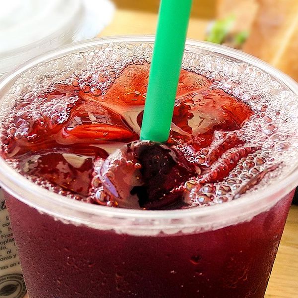 Agua de jamaica bien fría